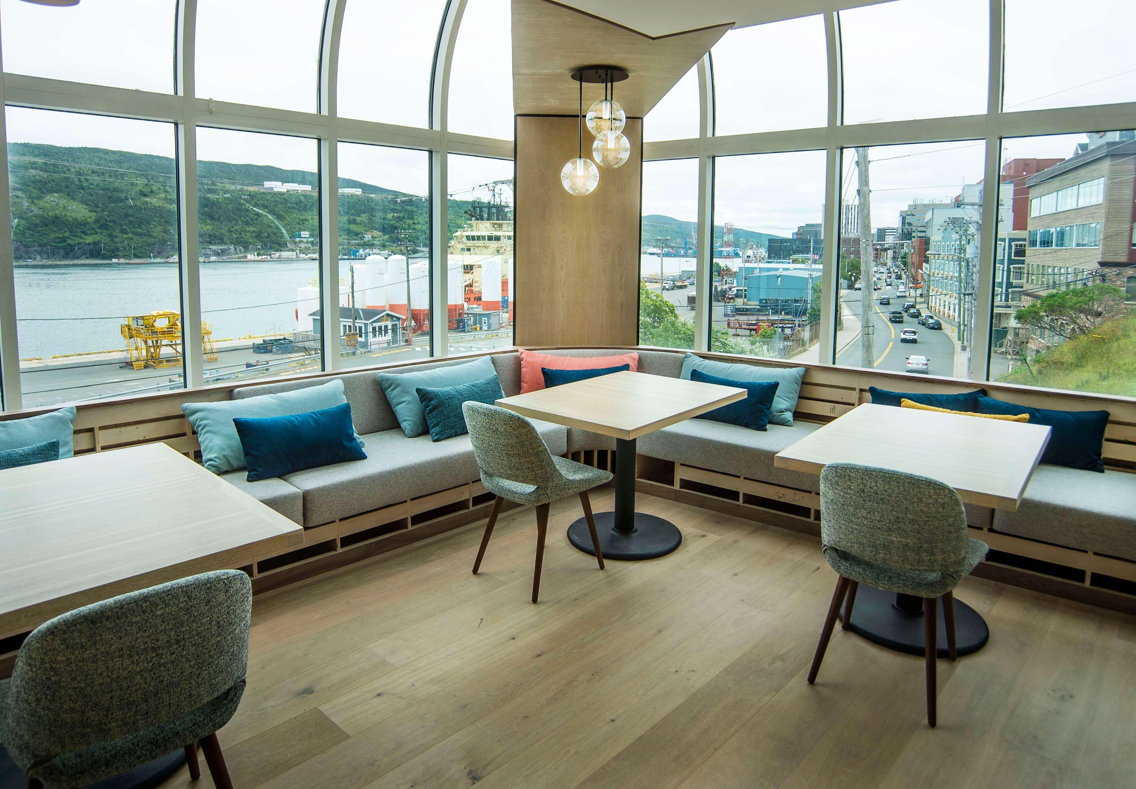 ホテル Doubletree By Hilton St. John'S Harbourview エクステリア 写真