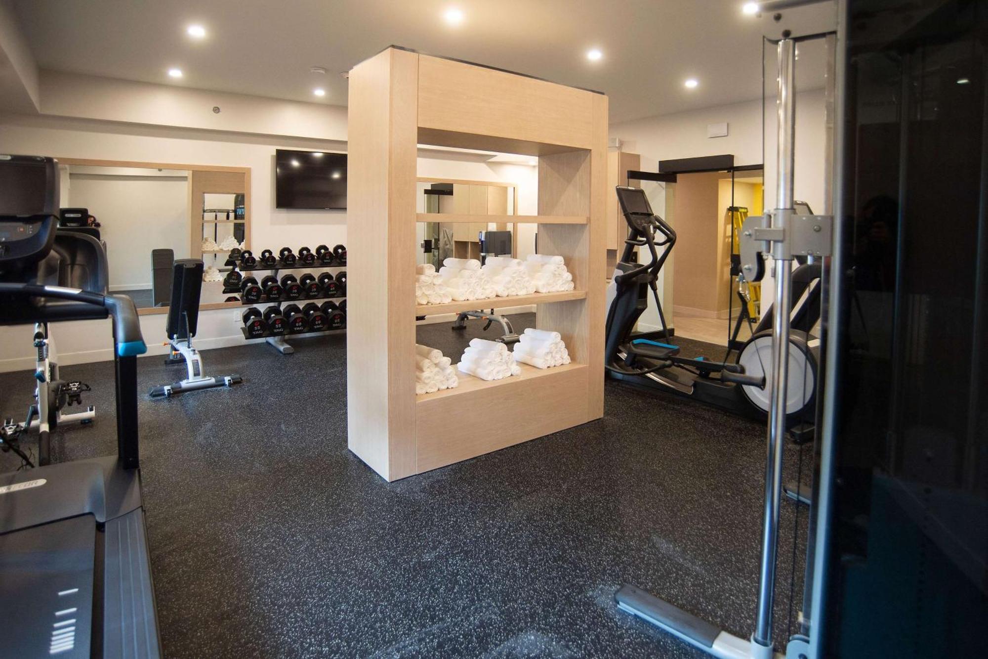 ホテル Doubletree By Hilton St. John'S Harbourview エクステリア 写真